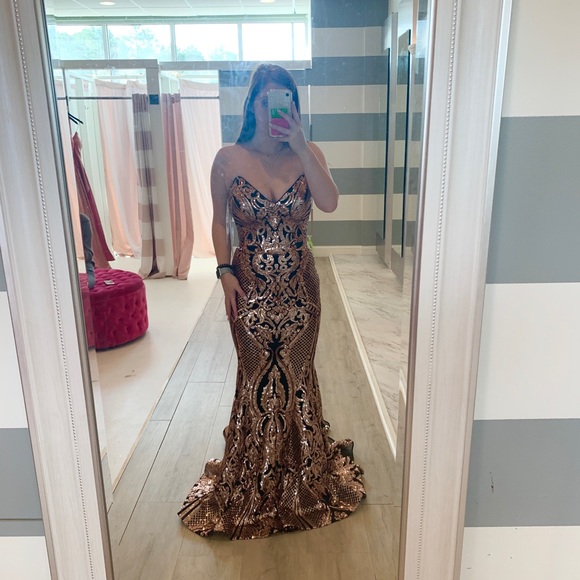 Jovani Dresses & Skirts - Gorgeous Jovani prom dress, practically brand new!
